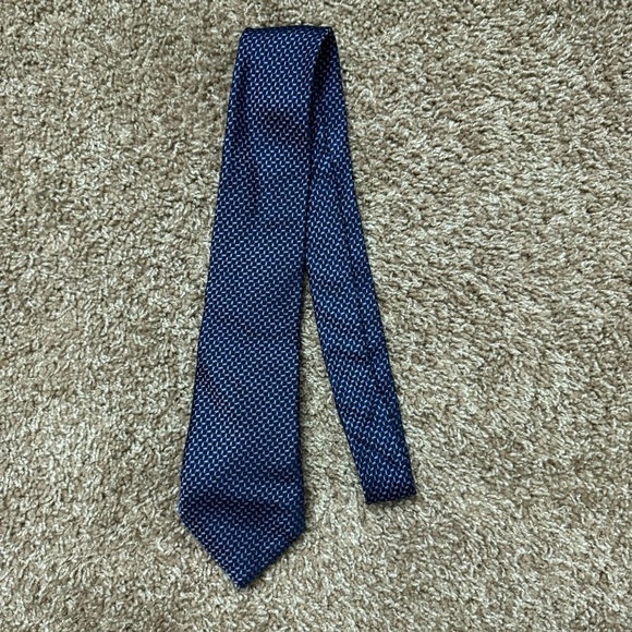 Michael Michael Kors Men’s‎ Blue Geometric Pattern 100% Silk Tie - Picture 1 of 5